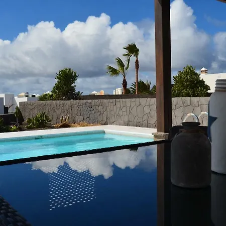 Villa Lola