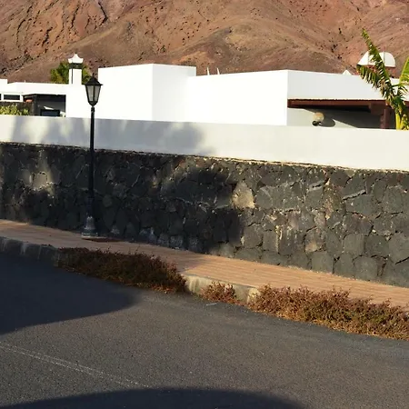 Lola Playa Blanca (Lanzarote)